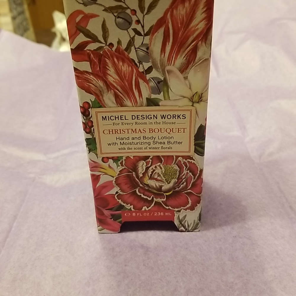 Michel Designs works Christmas Bouquet body lotion